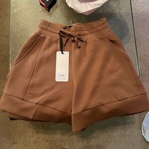 Varley Alder Shorts New with Tag